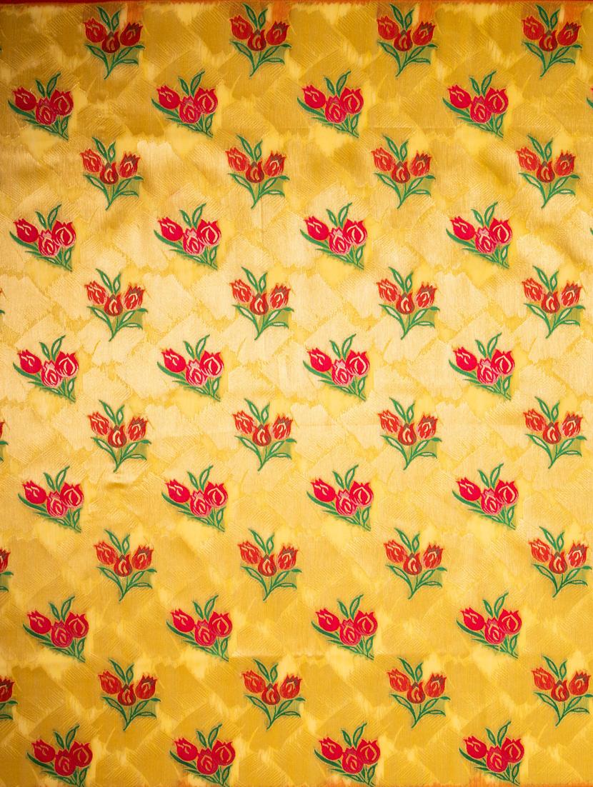 yellow banarasi saree with blouse - 21227351 - Standard Image - 2