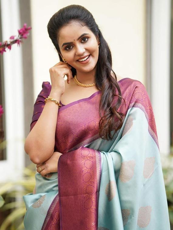 women self design bordered saree with blouse - 21228179 - Standard Image - 2