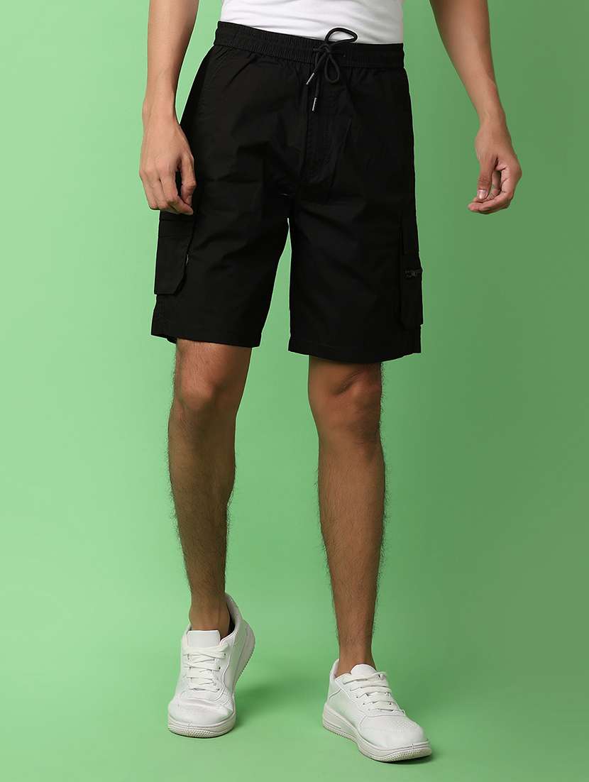 men mid rise solid cargo shorts
