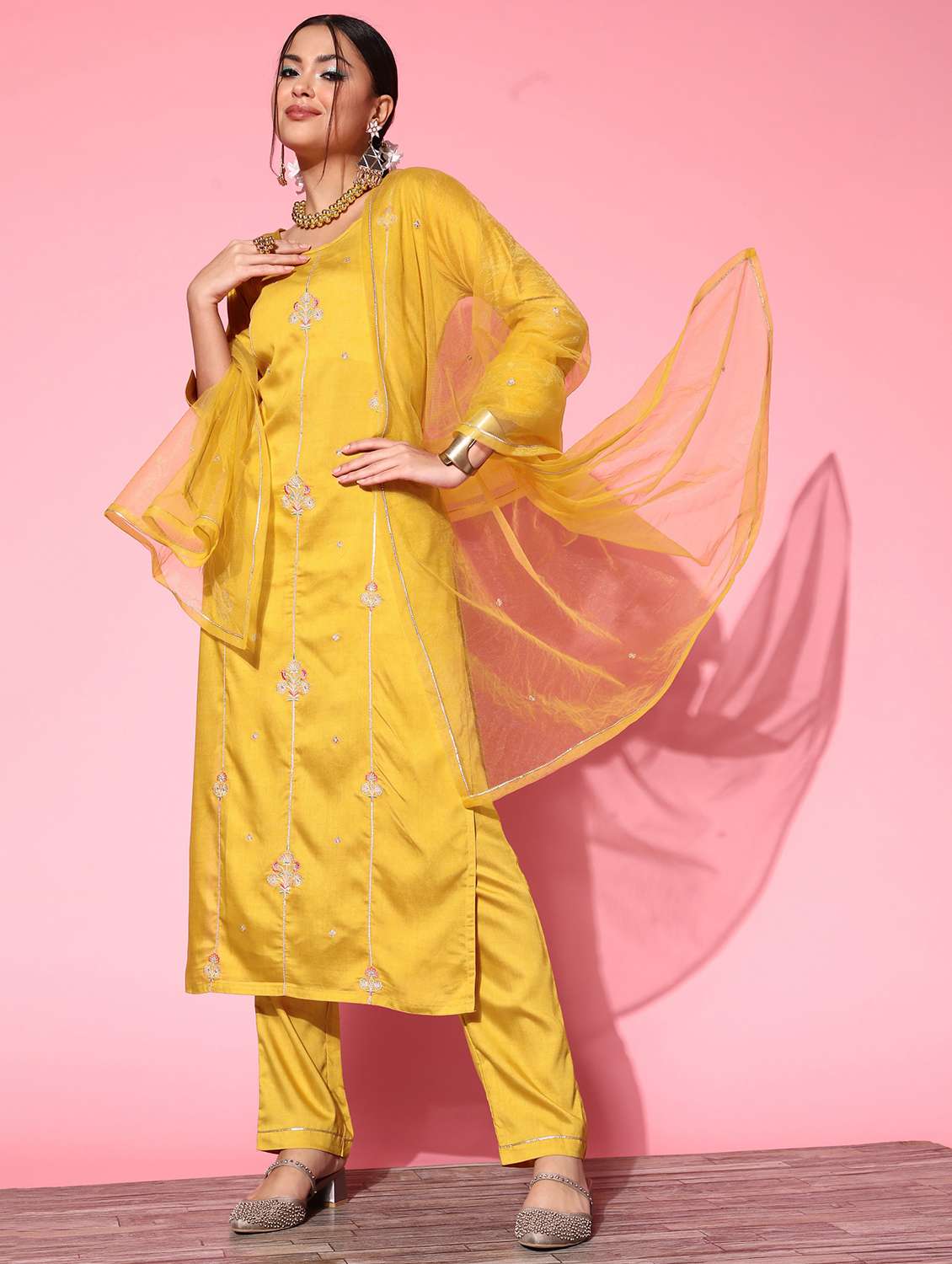 women kurta pant set with dupatta