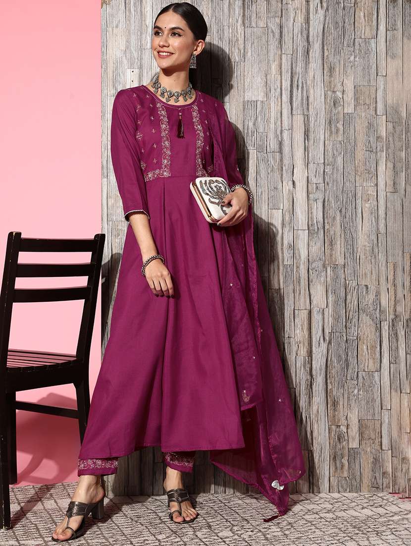 women three quarter sleeve kurta pant with dupatta set