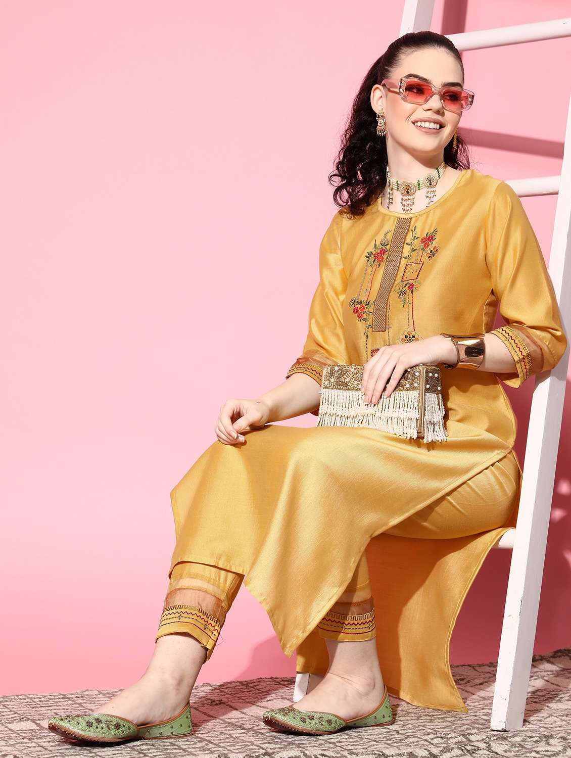 women round neck kurta pant set - 21230803 -  Standard Image - 2