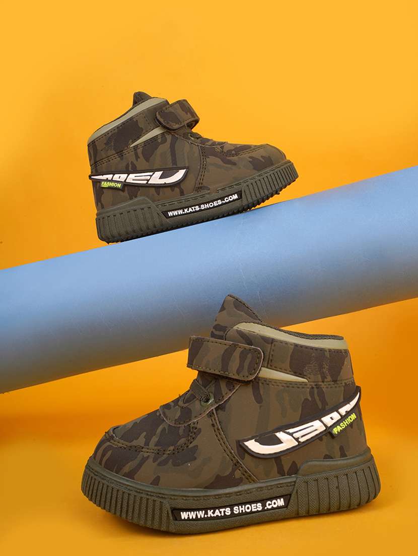 green synthetic sneaker