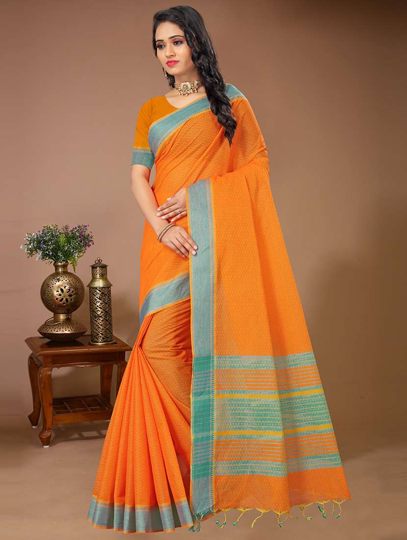 women self design handloom saree with blouse