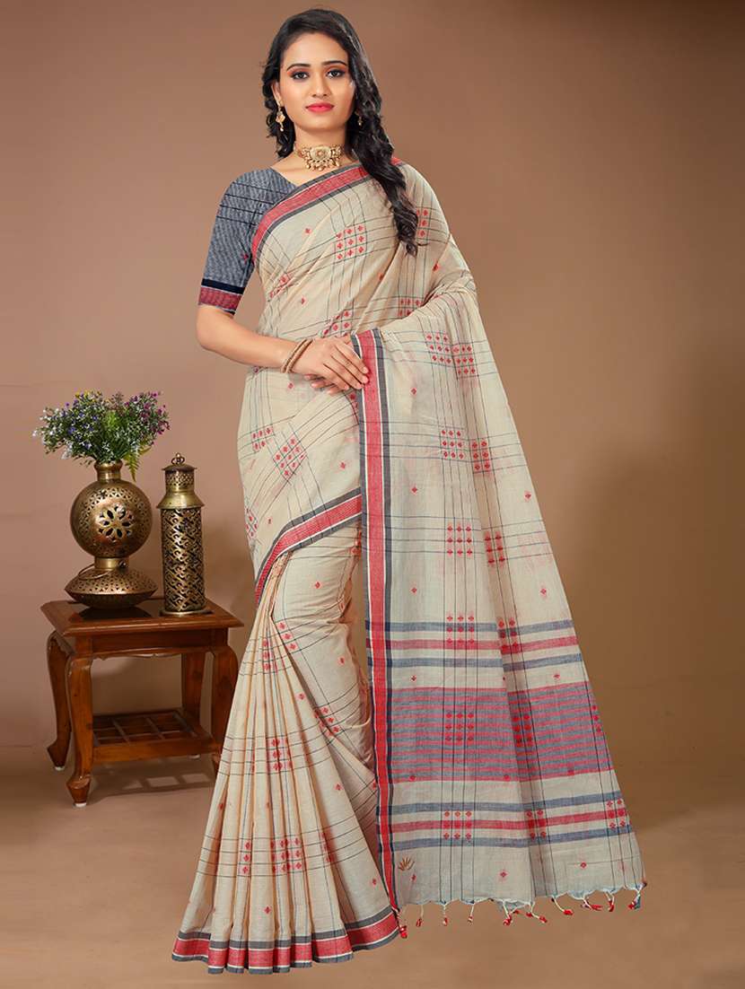 women self design handloom saree with blouse