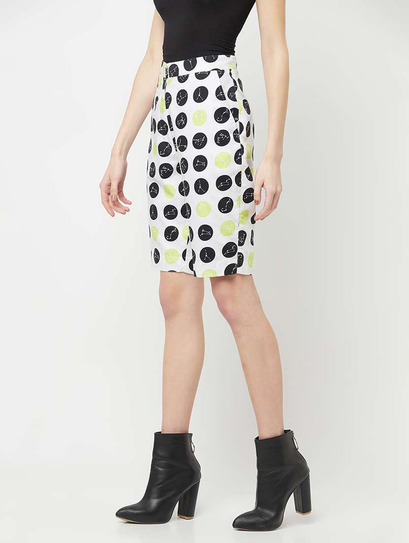 white cotton regular shorts - 21248015 -  Standard Image - 2