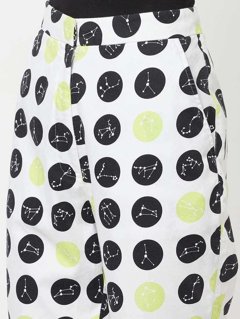 white cotton regular shorts - 21248015 -  Standard Image - 7