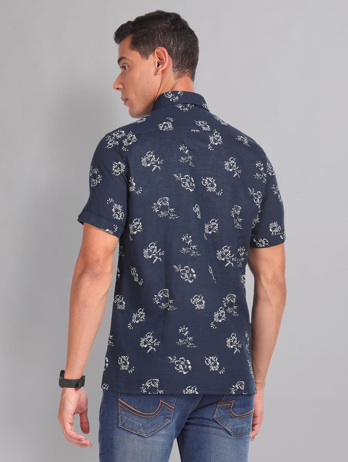 men short sleeved casual shirt - 21252789 - Standard Image - 2