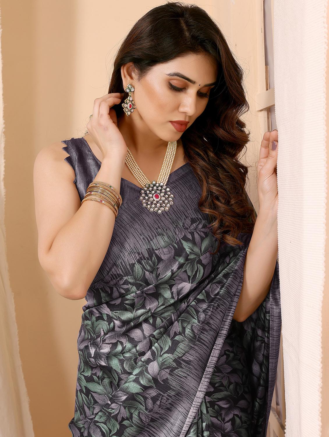 women printed saree with solid blouse with blouse - 21255775 - Standard Image - 2