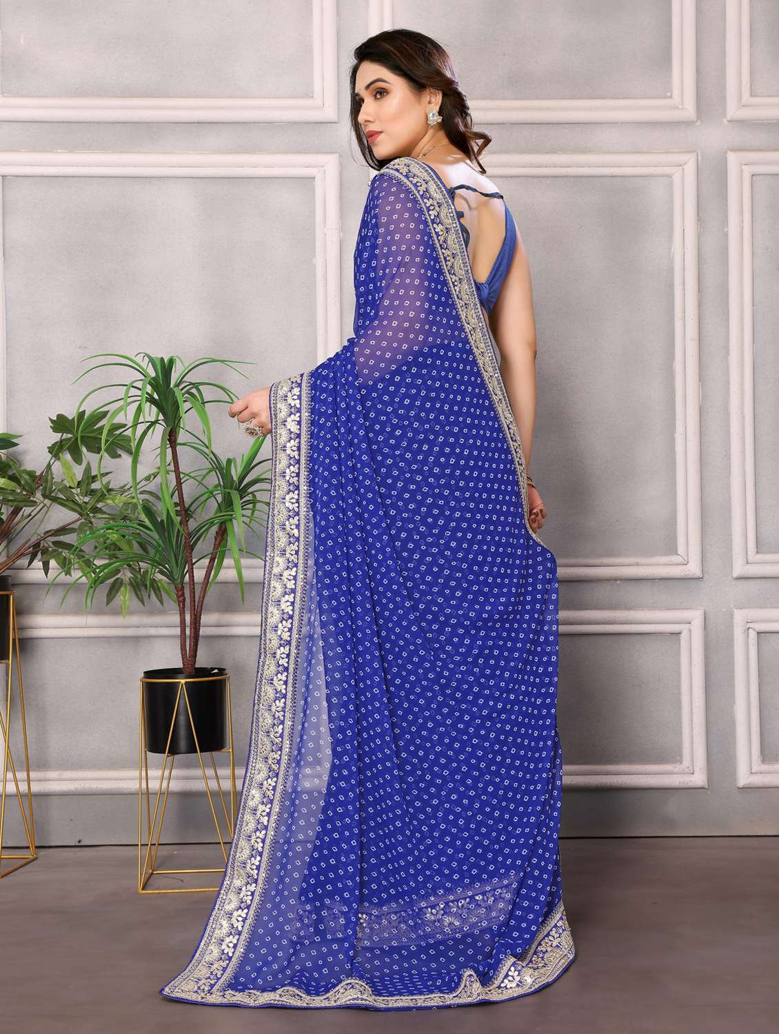 women bandhani lace bordered saree - 21257476 -  Standard Image - 2
