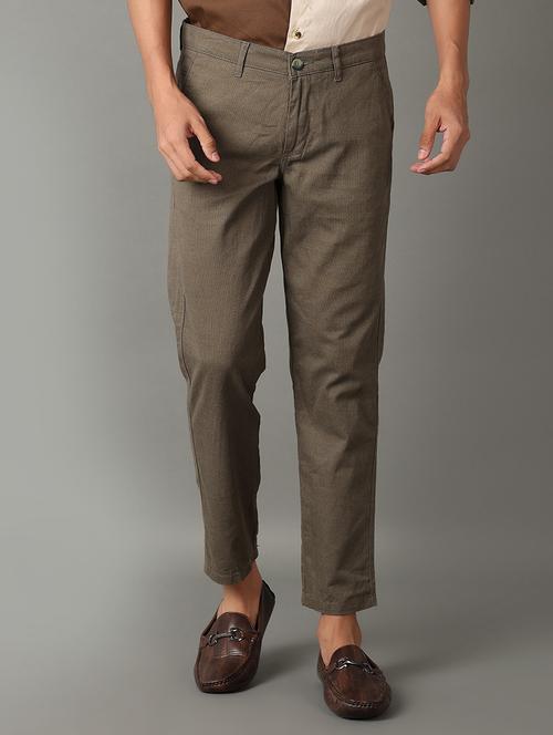 men green solid chinos casual trouser - 21260531 - Standard Image - 0