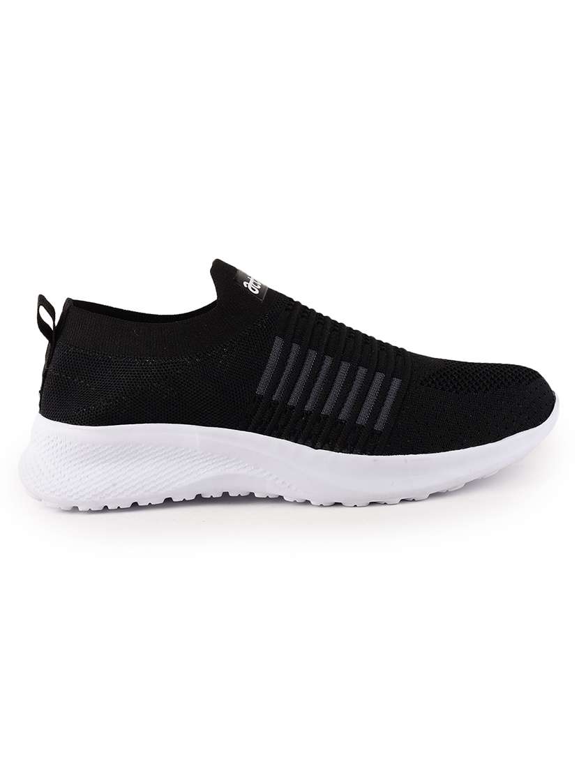 men black sport shoes - 21265915 -  Standard Image - 2