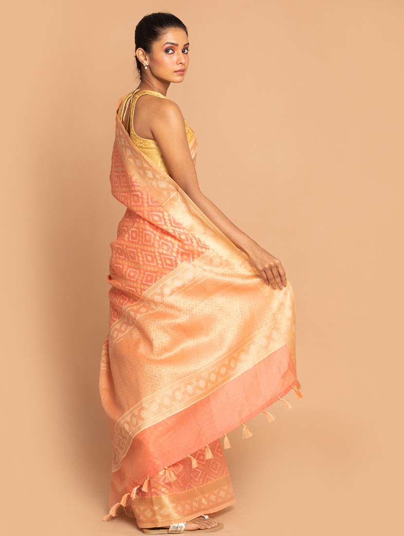 women self design handloom saree with blouse - 21271578 - Standard Image - 2