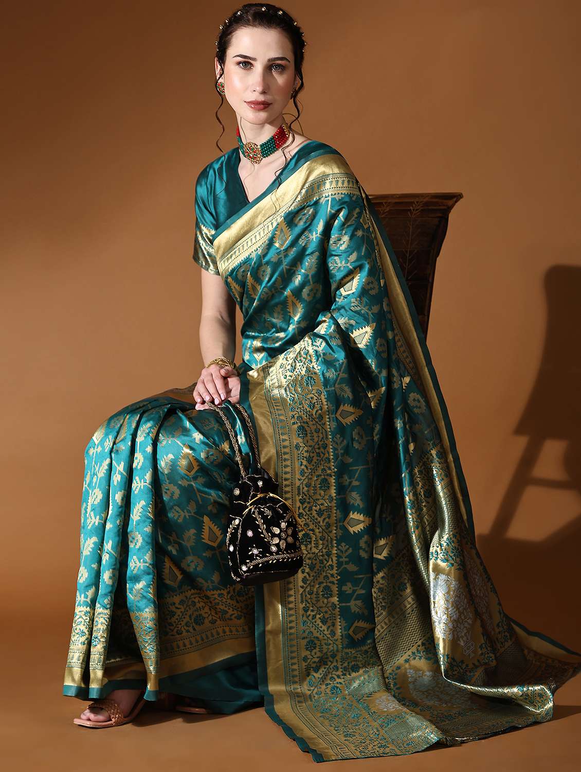 women self design banarasi saree with blouse - 21275789 - Standard Image - 2