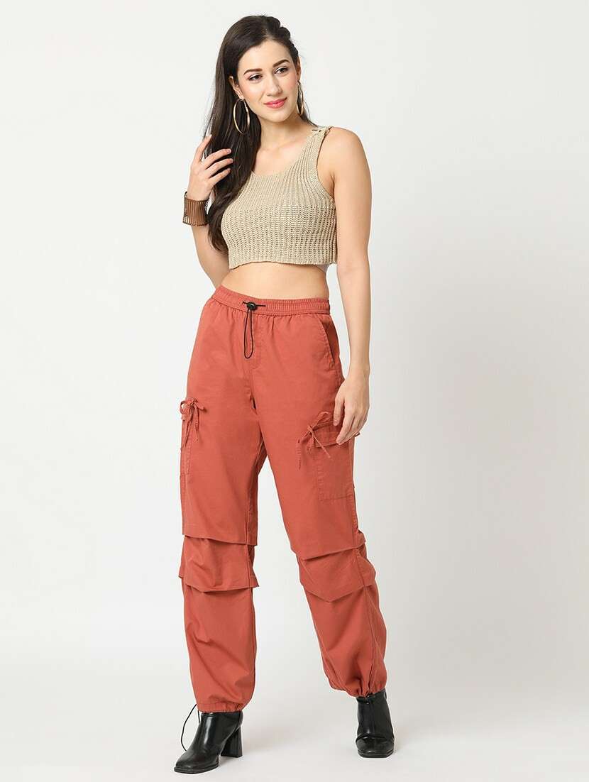 globus women rust washed cargo with adjustable toogles at hem 