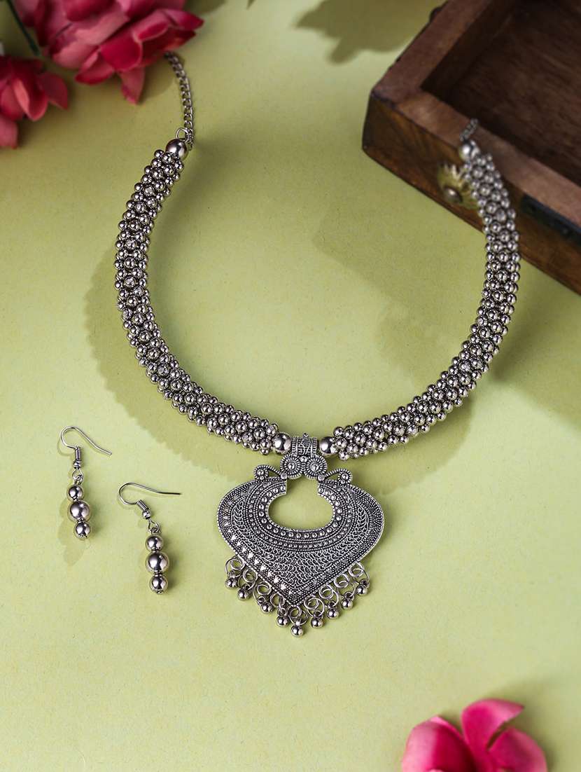silver metal statement necklace
