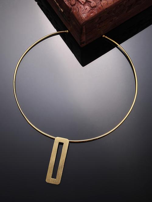 gold metal short necklace - 21279336 - Standard Image - 0