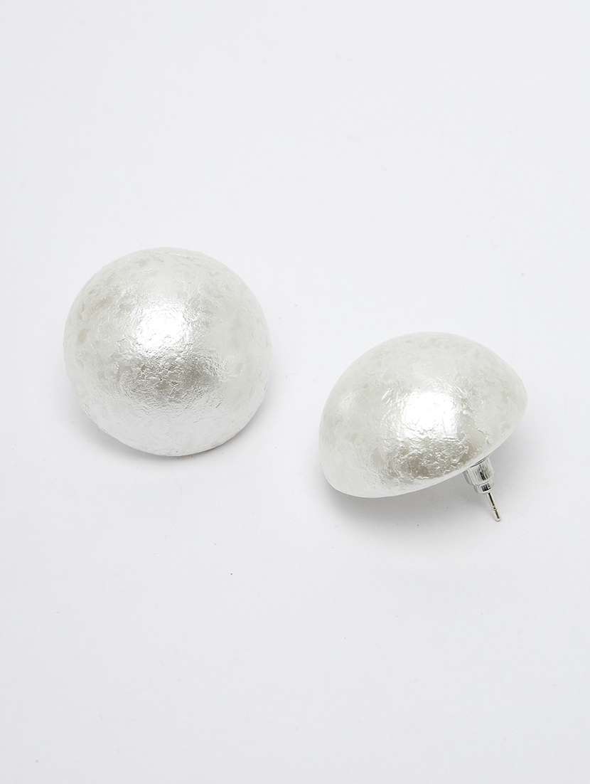 white plastic stud earrings - 21279411 -  Standard Image - 2