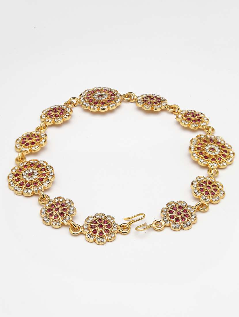 gold metal maang teekas & passa - 21279533 -  Standard Image - 2