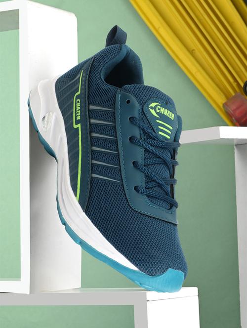 men lace up sports shoes - 21279733 -  Standard Image - 0