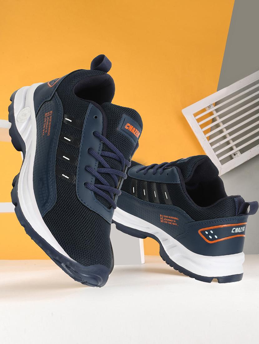 men lace up sports shoes - 21279737 - Zoom Image - 0