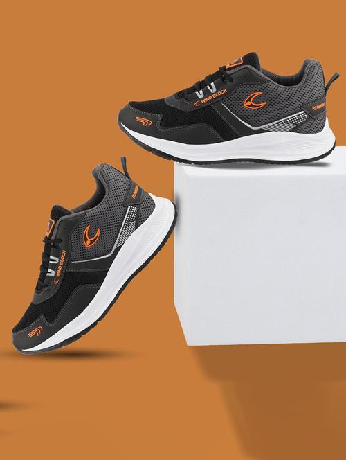 men lace up sports shoes - 21279757 -  Standard Image - 0