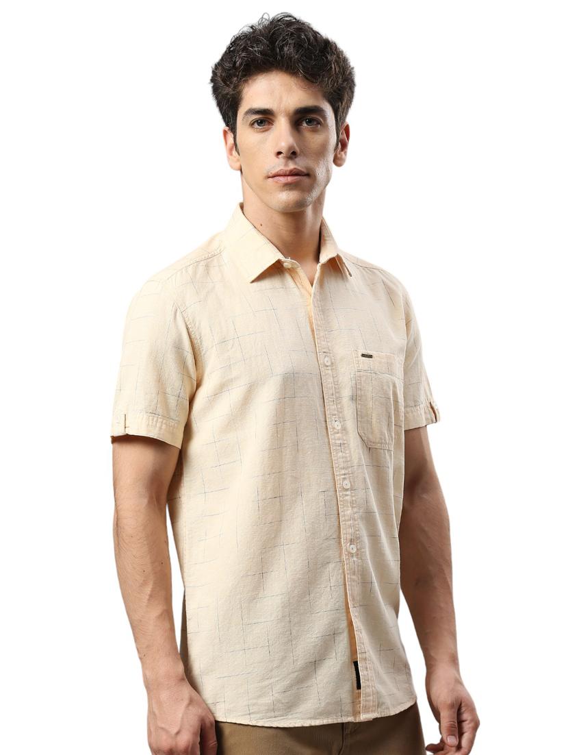 men collared neck short sleeves casual shirt - 21287399 - Standard Image - 2