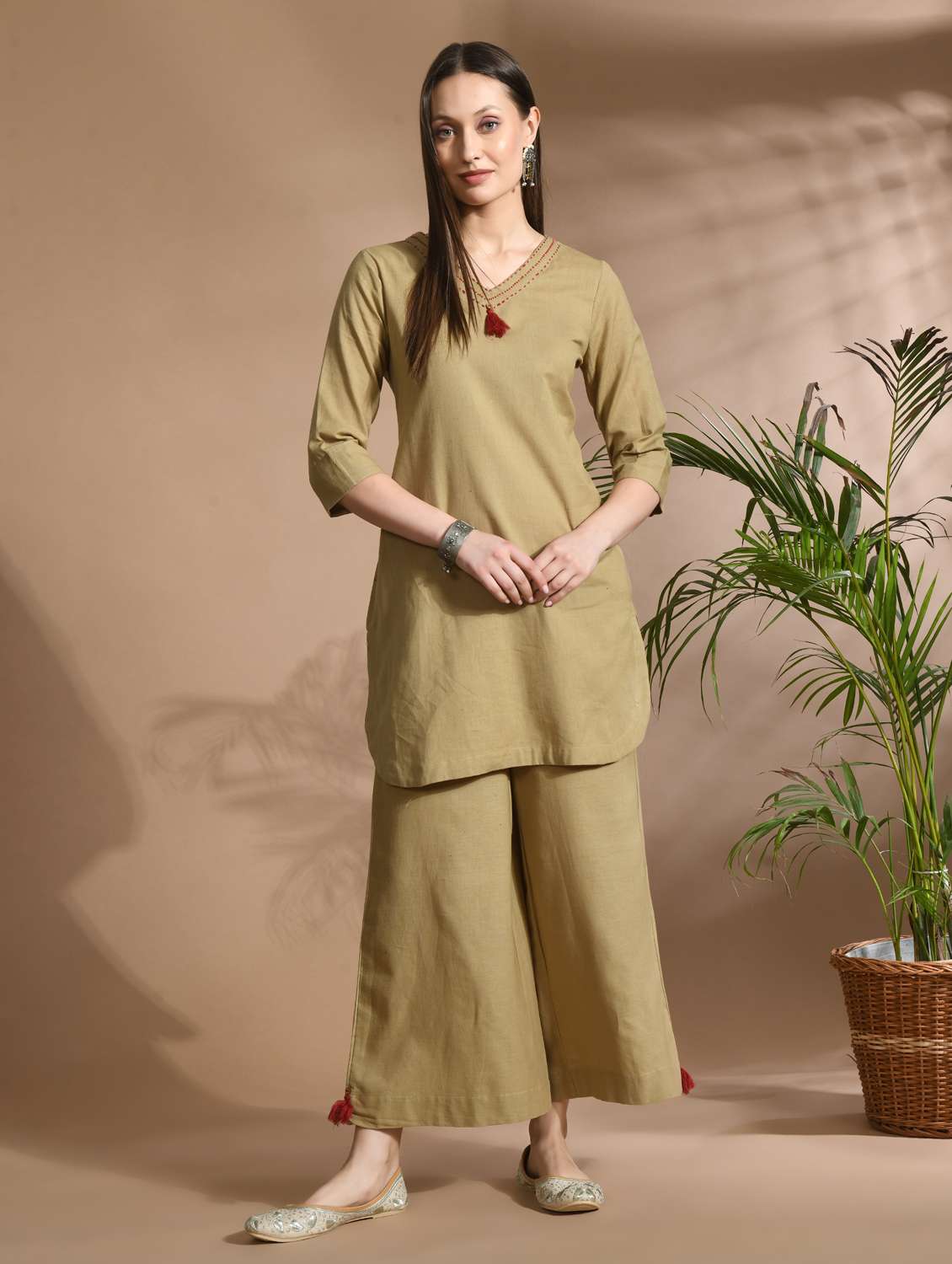 women v neck solids co-ord sets