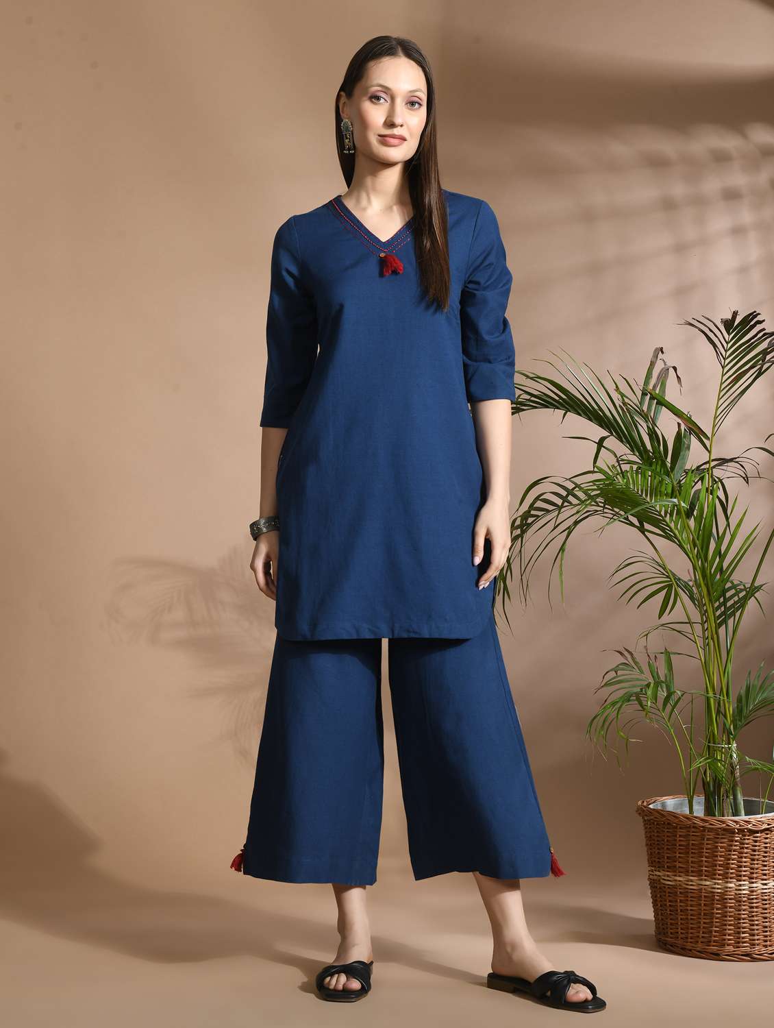 women v neck solids co-ord sets