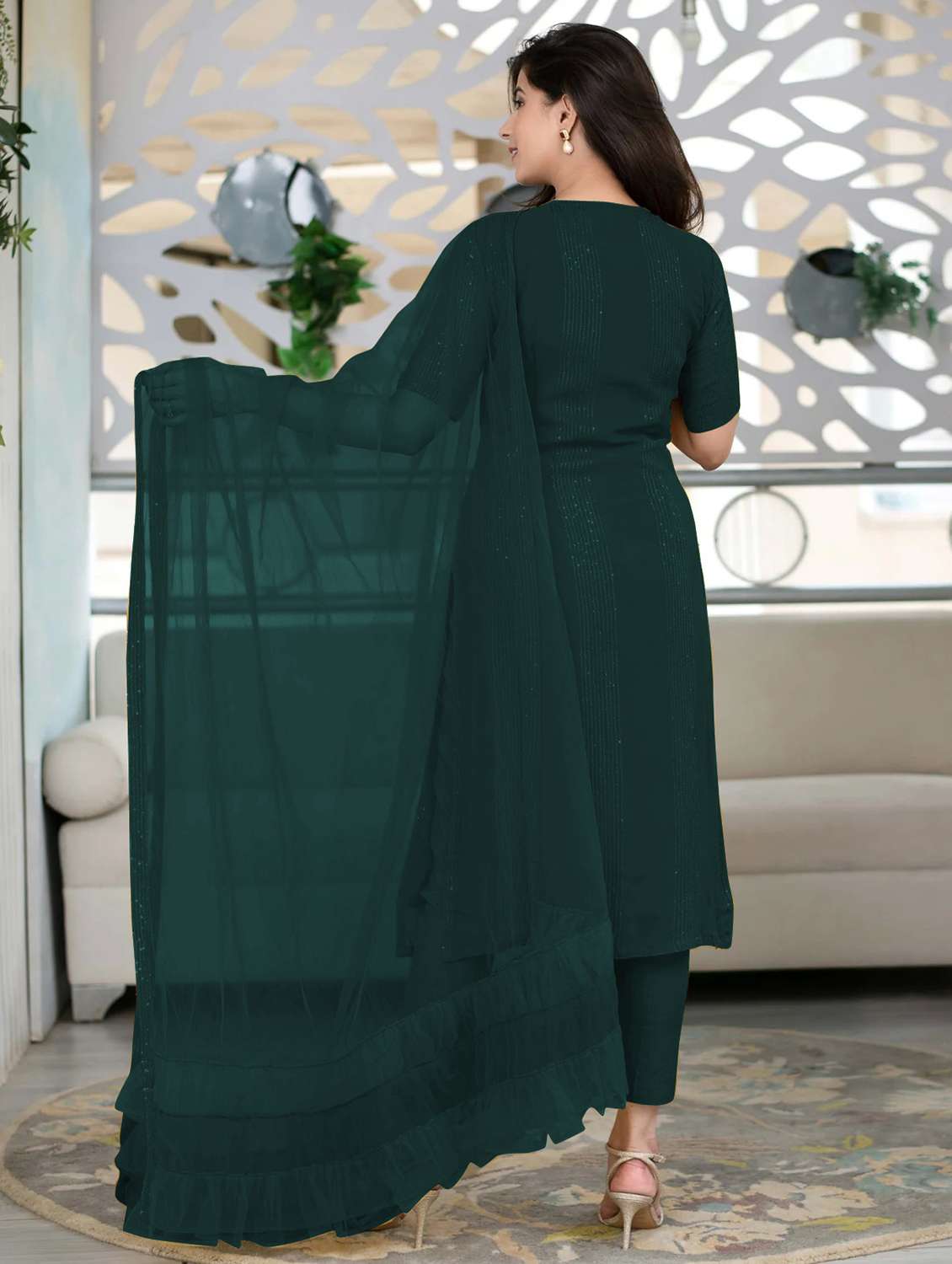 green self design suit set - 21291017 -  Standard Image - 2