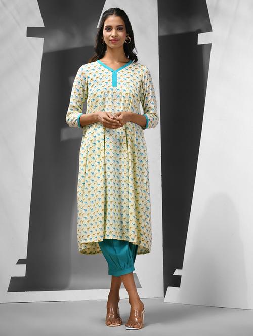 women three quarter sleeve flared kurta - 21291372 - Standard Image - 0