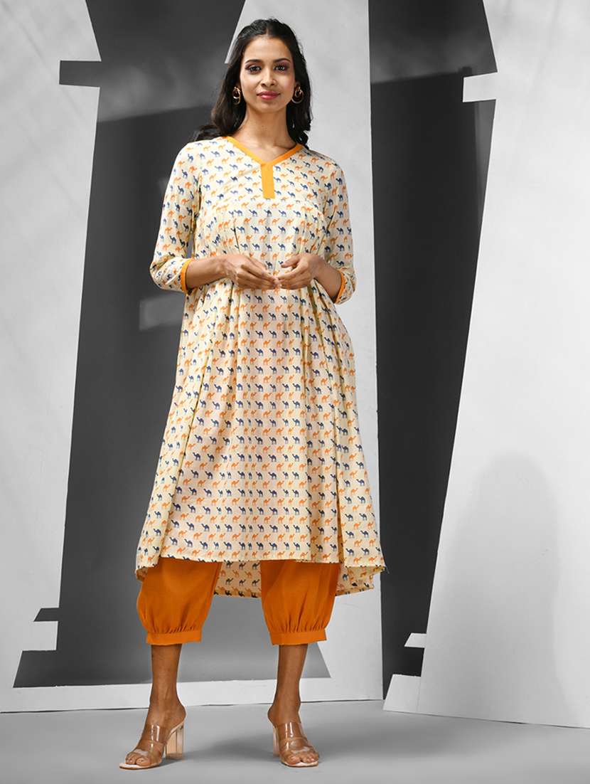 women three quarter sleeve flared kurta
