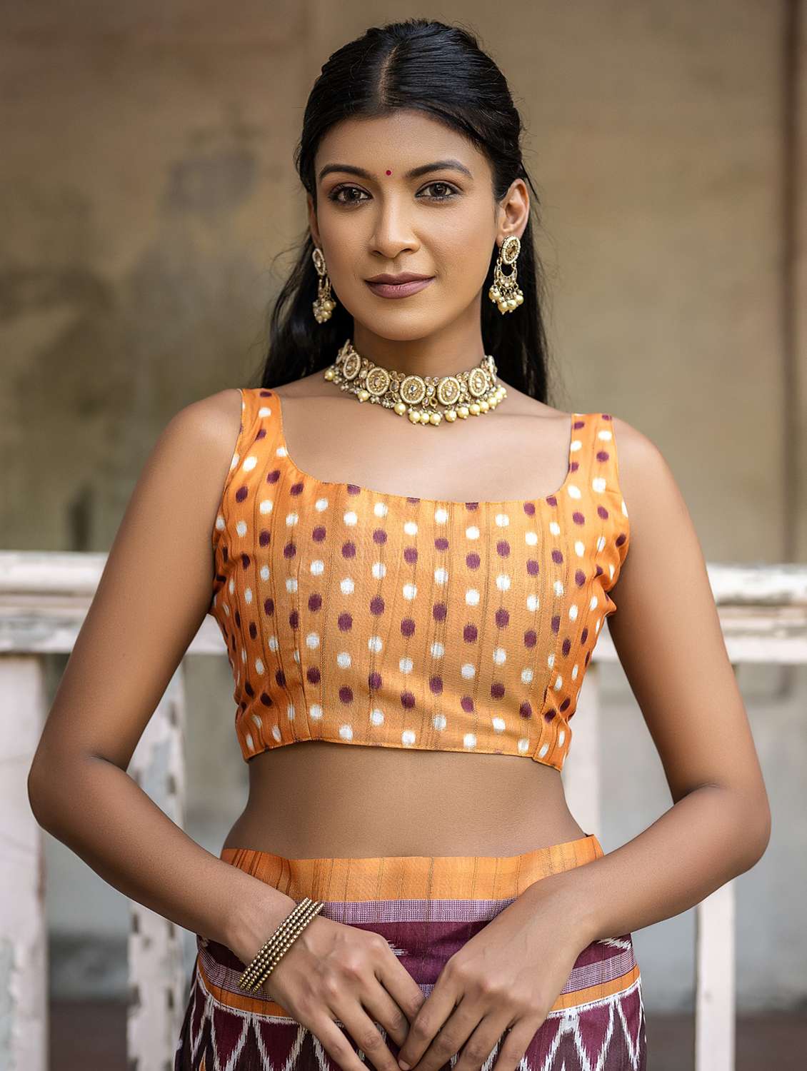 women brown ikat printed saree with blouse - 21294615 - Standard Image - 2
