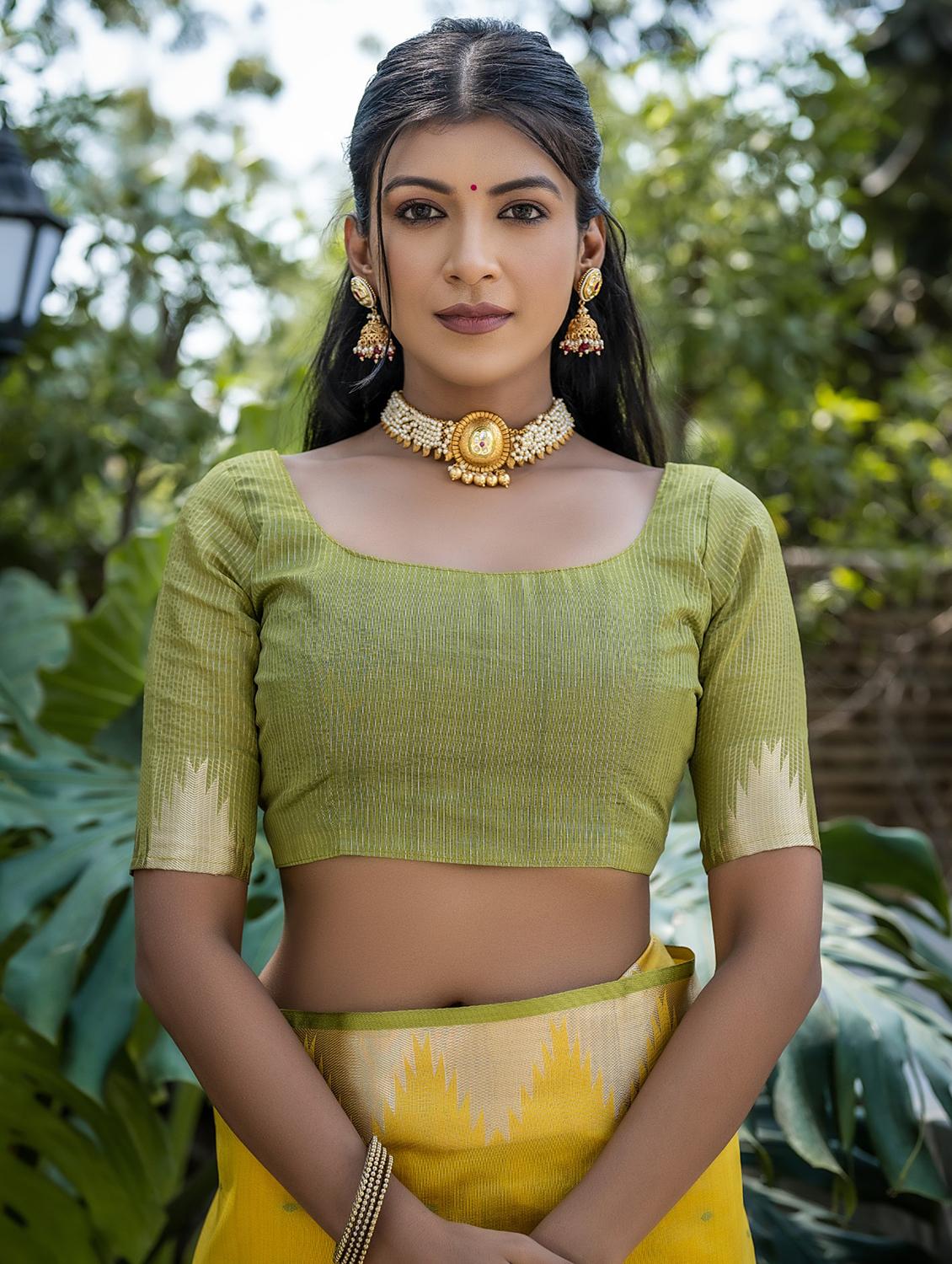women self design handloom saree with blouse - 21294705 - Standard Image - 2