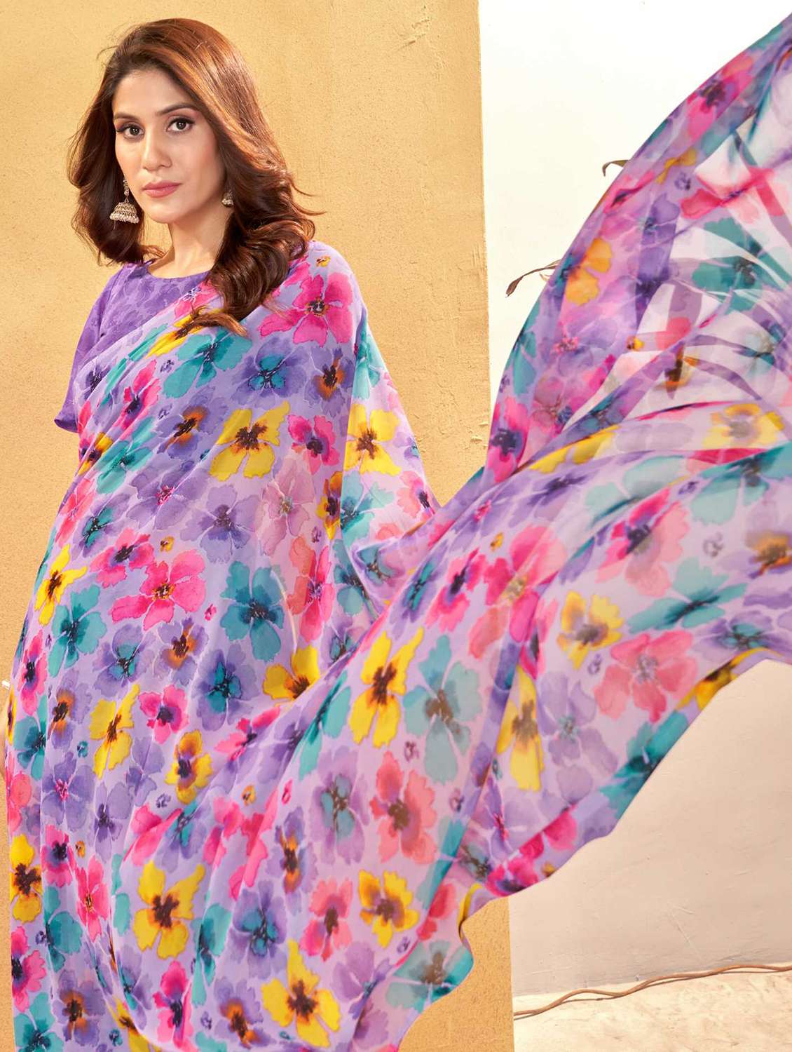women floral printed saree - 21303708 - Standard Image - 2