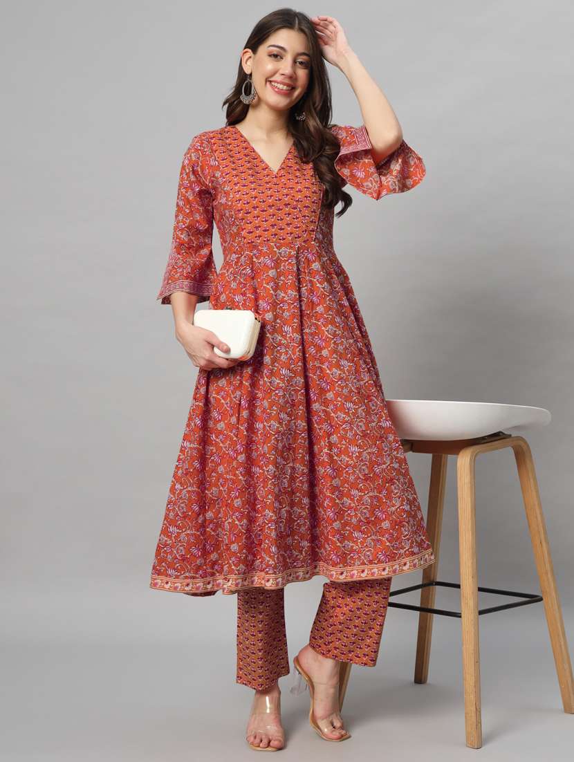 women orange floral printed kurta pant set