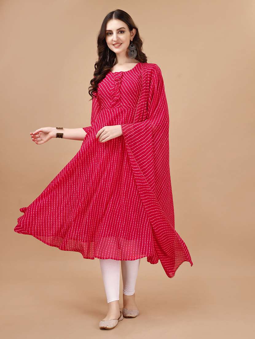 women pink round neck kurta dupatta set