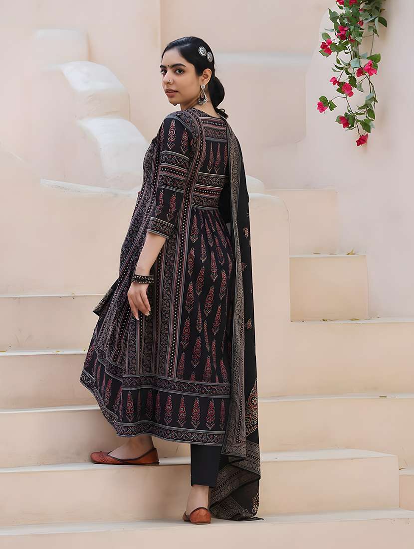 women black kurta dupatta set - 21308833 - Standard Image - 2