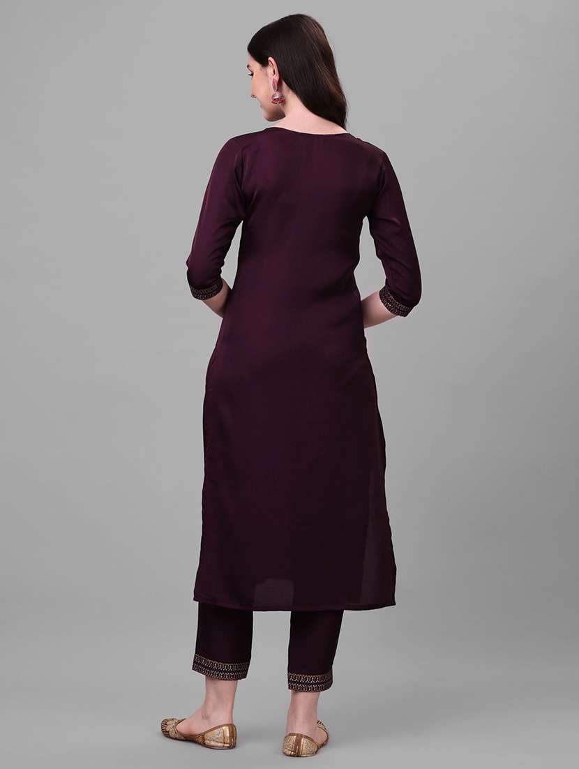 maroon silk kurta dupatta  set - 21308840 -  Standard Image - 2