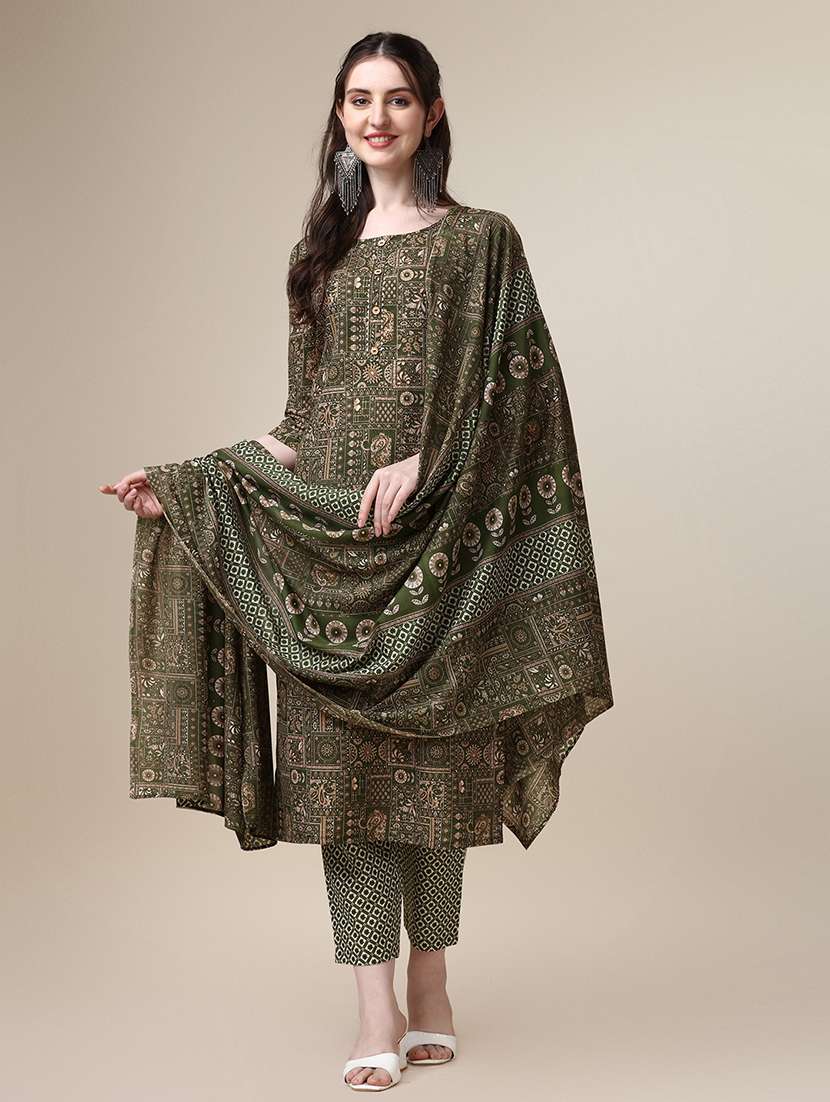 women green kurta dupatta set