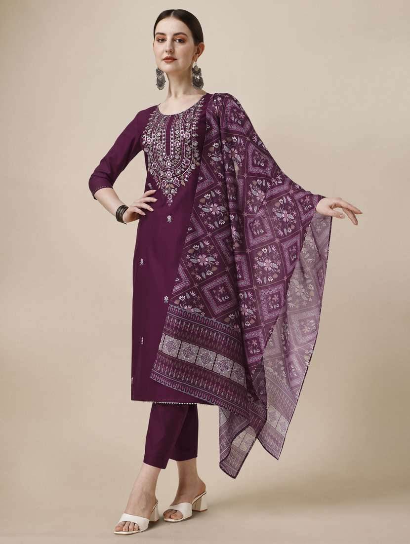 women purple kurta dupatta set