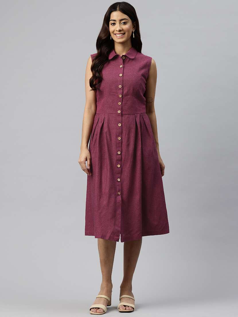 women solid collared sleeveless button down dress