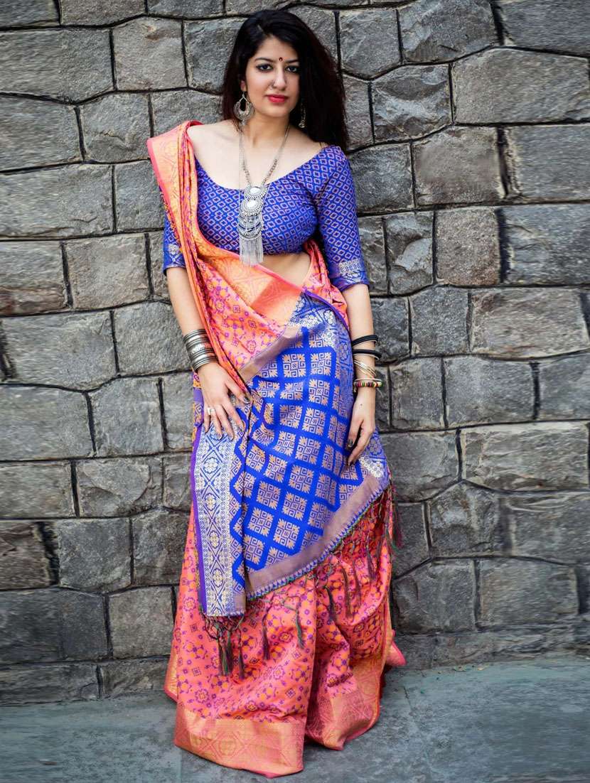 women self design patola saree with blouse