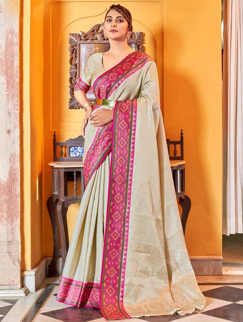 women off white kanjivaram saree with blouse - 21318497 -  Standard Image - 0