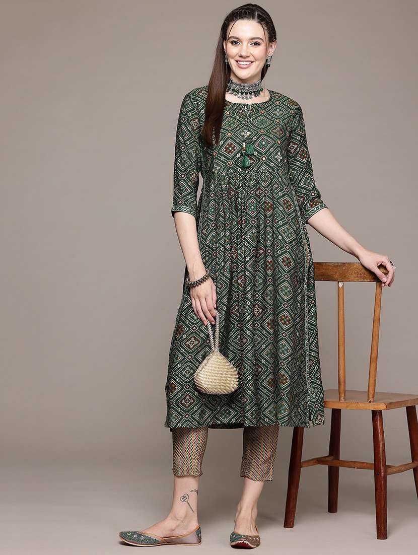 women bandhani printed notch neck kurta pant set