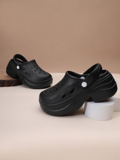 women solid clogs flip flops - 21333316 -  Standard Image - 0