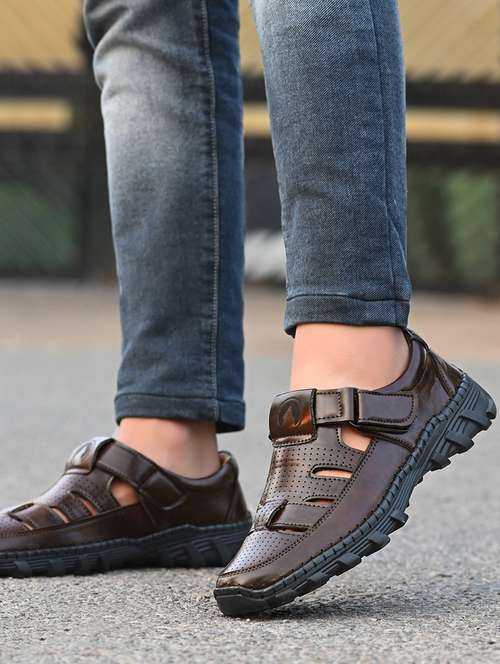 brown leatherette slip on sandals