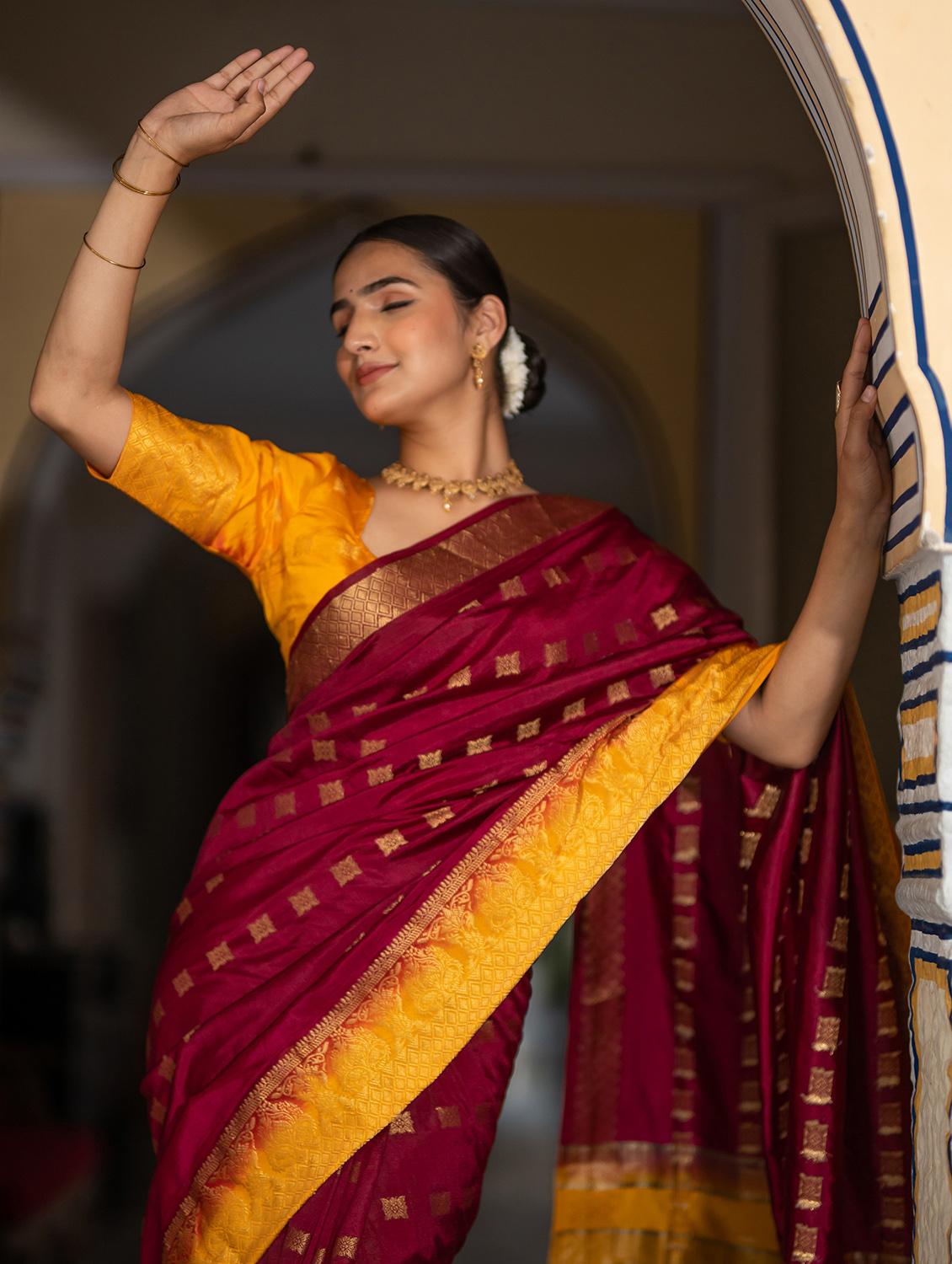 maroon silk banarasi saree - 21336368 - Standard Image - 2