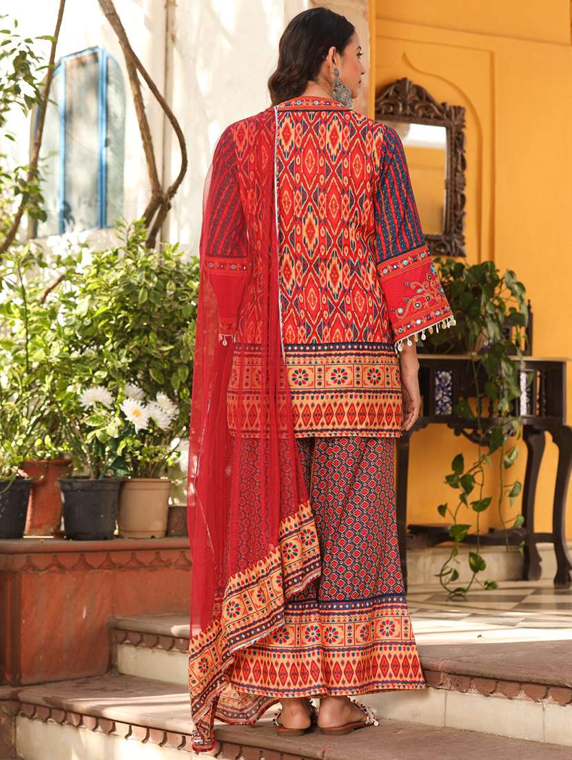women ikat printed kurta palazzo with dupatta set - 21337796 - Standard Image - 2