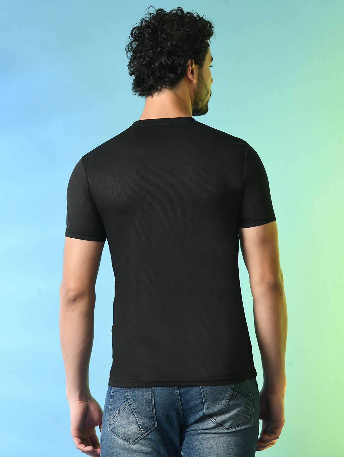 men round neck plain t-shirt - 21340507 - Standard Image - 2